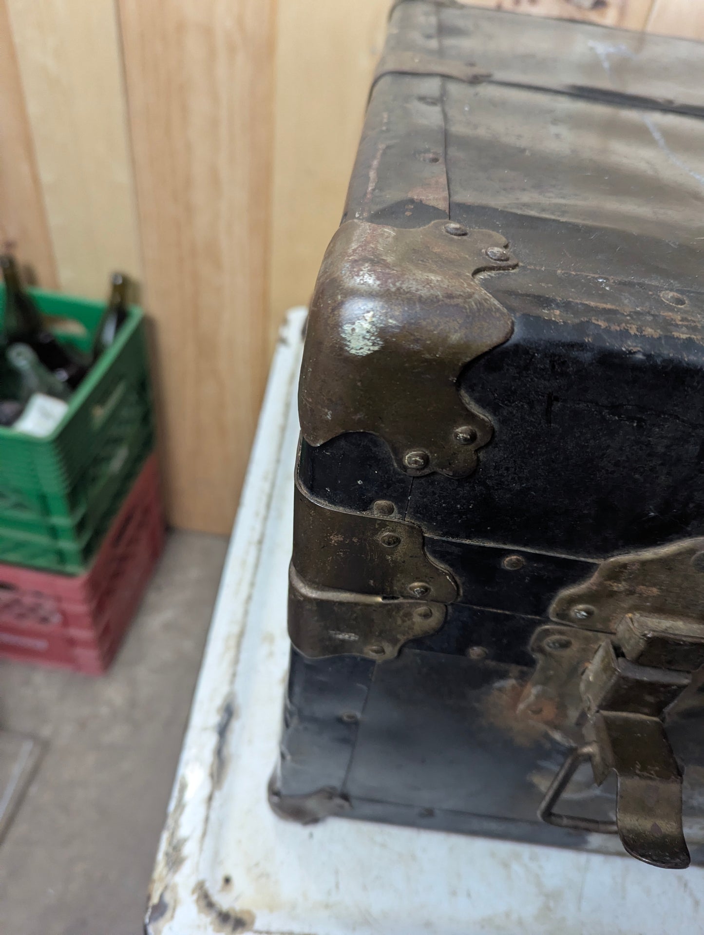 1930's Langmuir Emelite Steamer Trunk - view 4