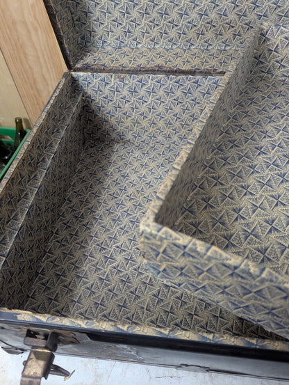 1930's Langmuir Emelite Steamer Trunk - view 5