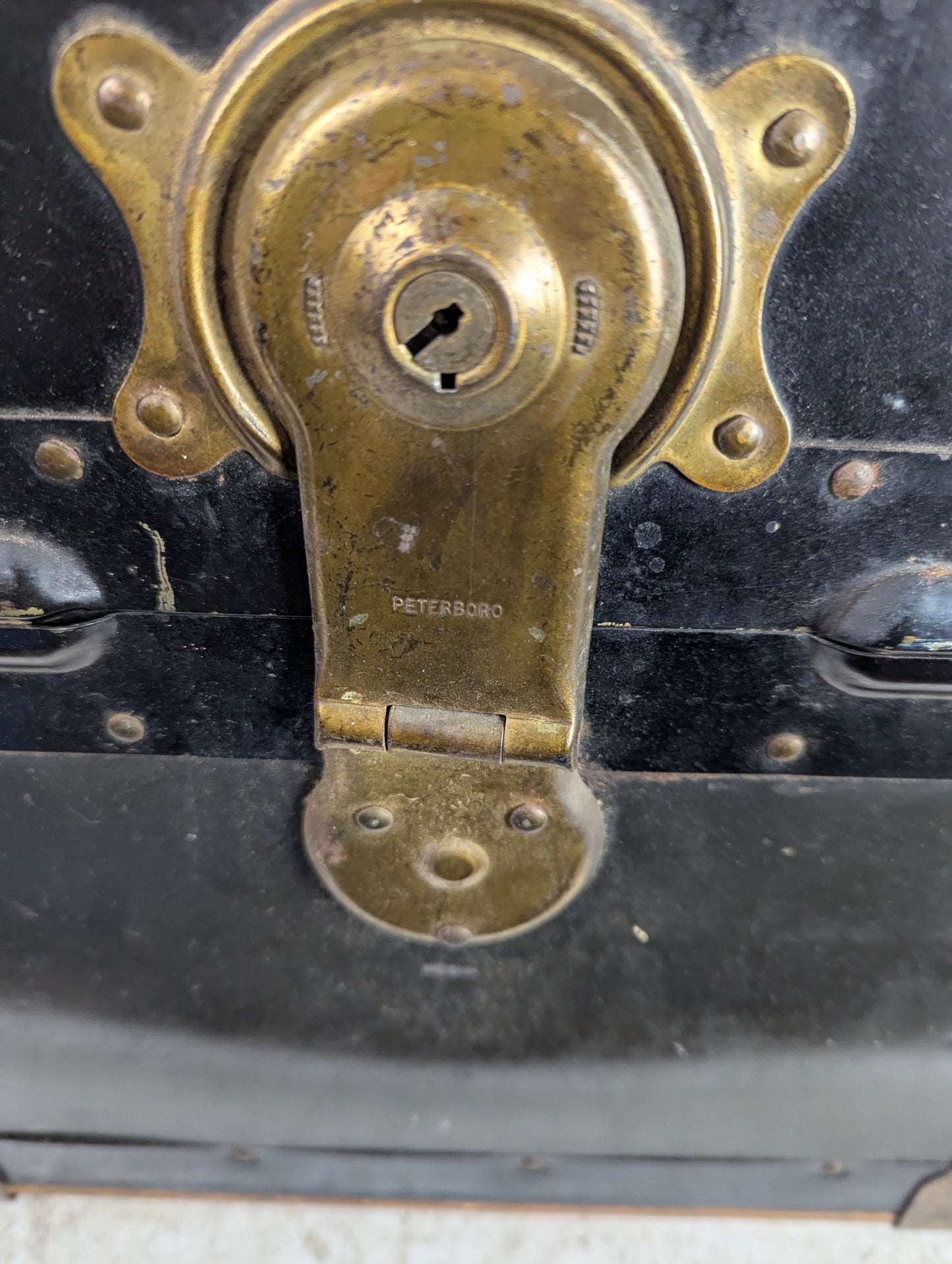 1930's Langmuir Emelite Steamer Trunk - view 6