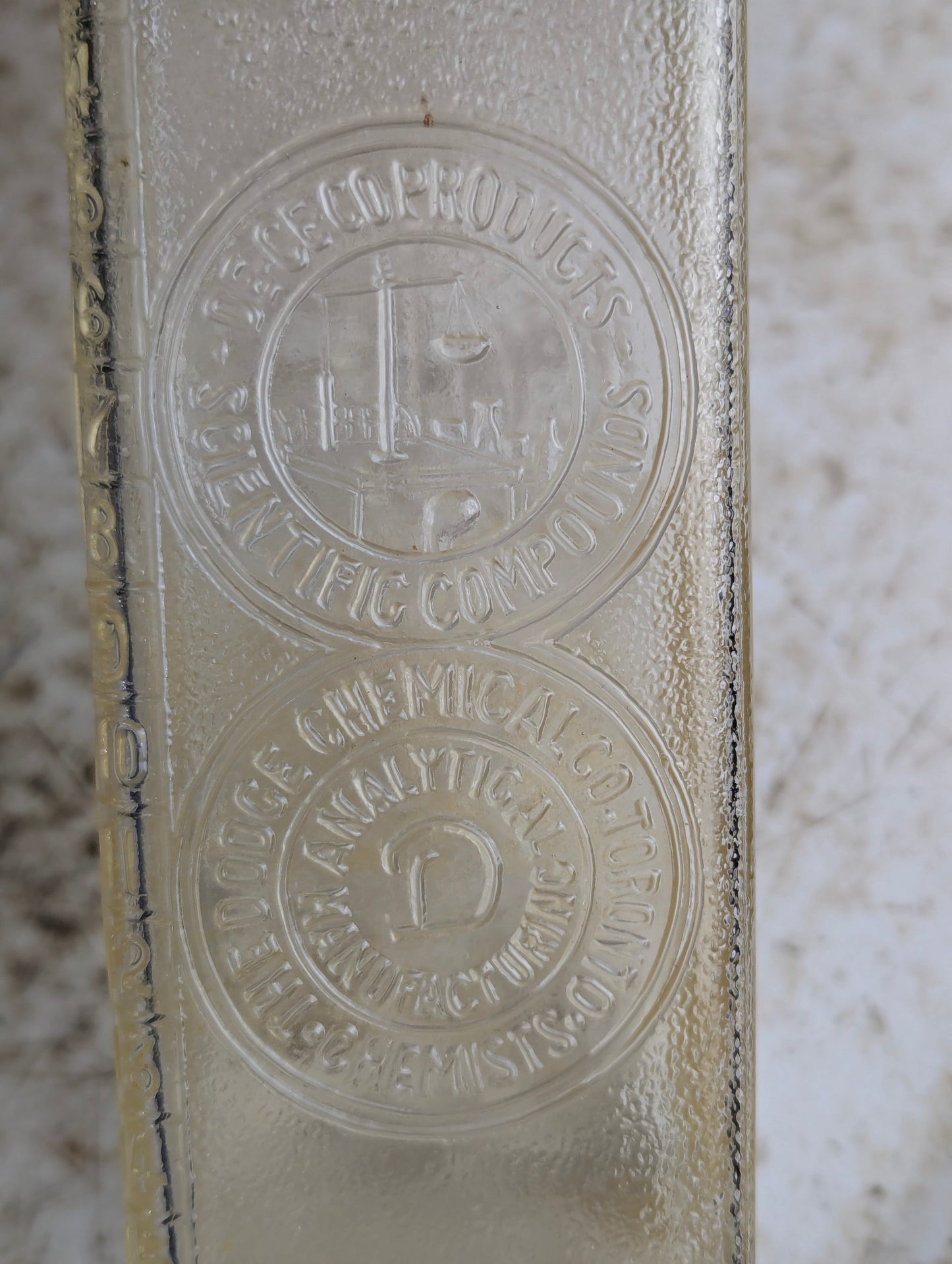 1930s De Ce-Co Dodge Chemical Embalming Fluid Bottle - view 2