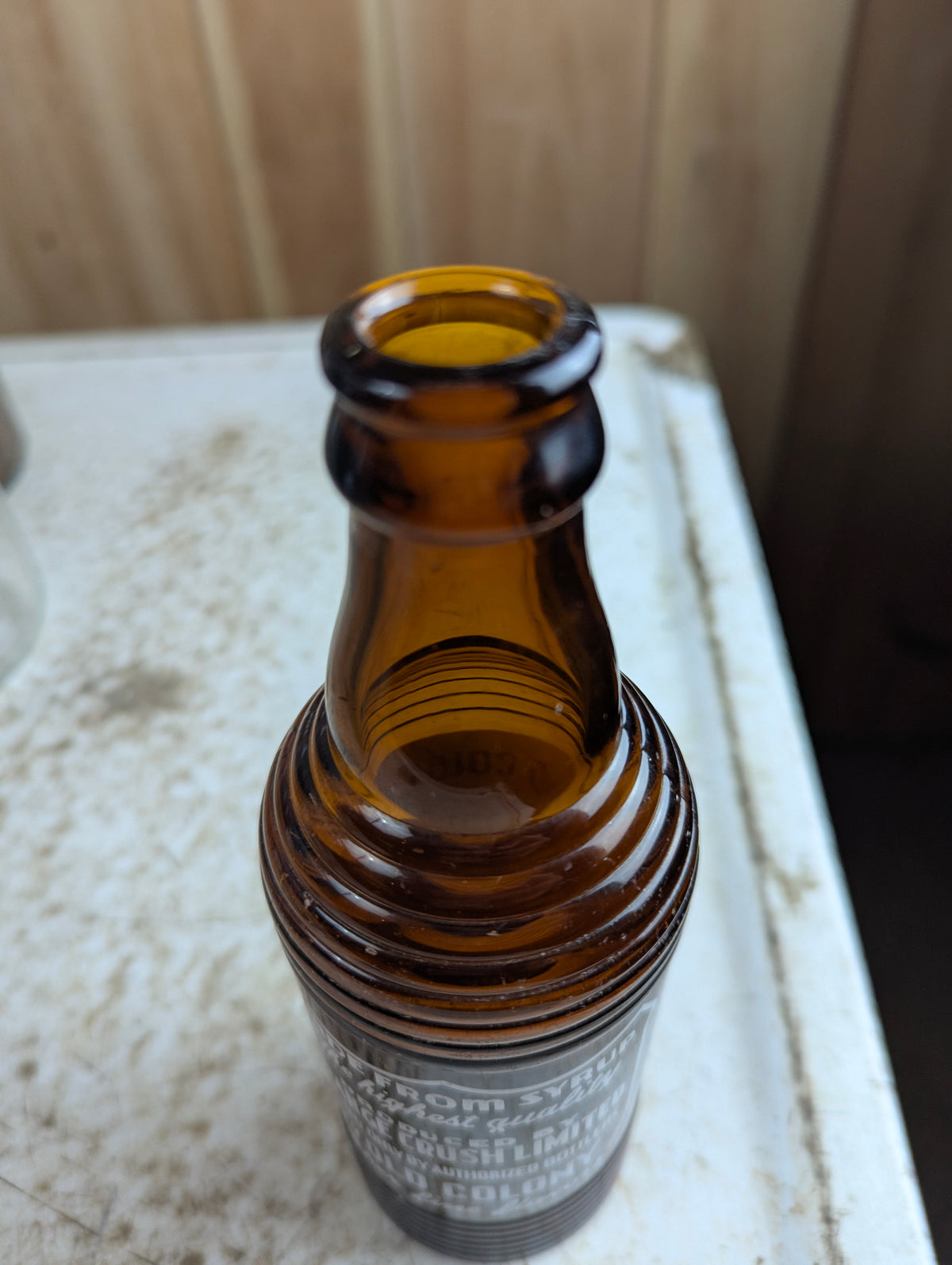 1930s Old Colony 10oz Amber Glass ACL Soda Bottle - view 4