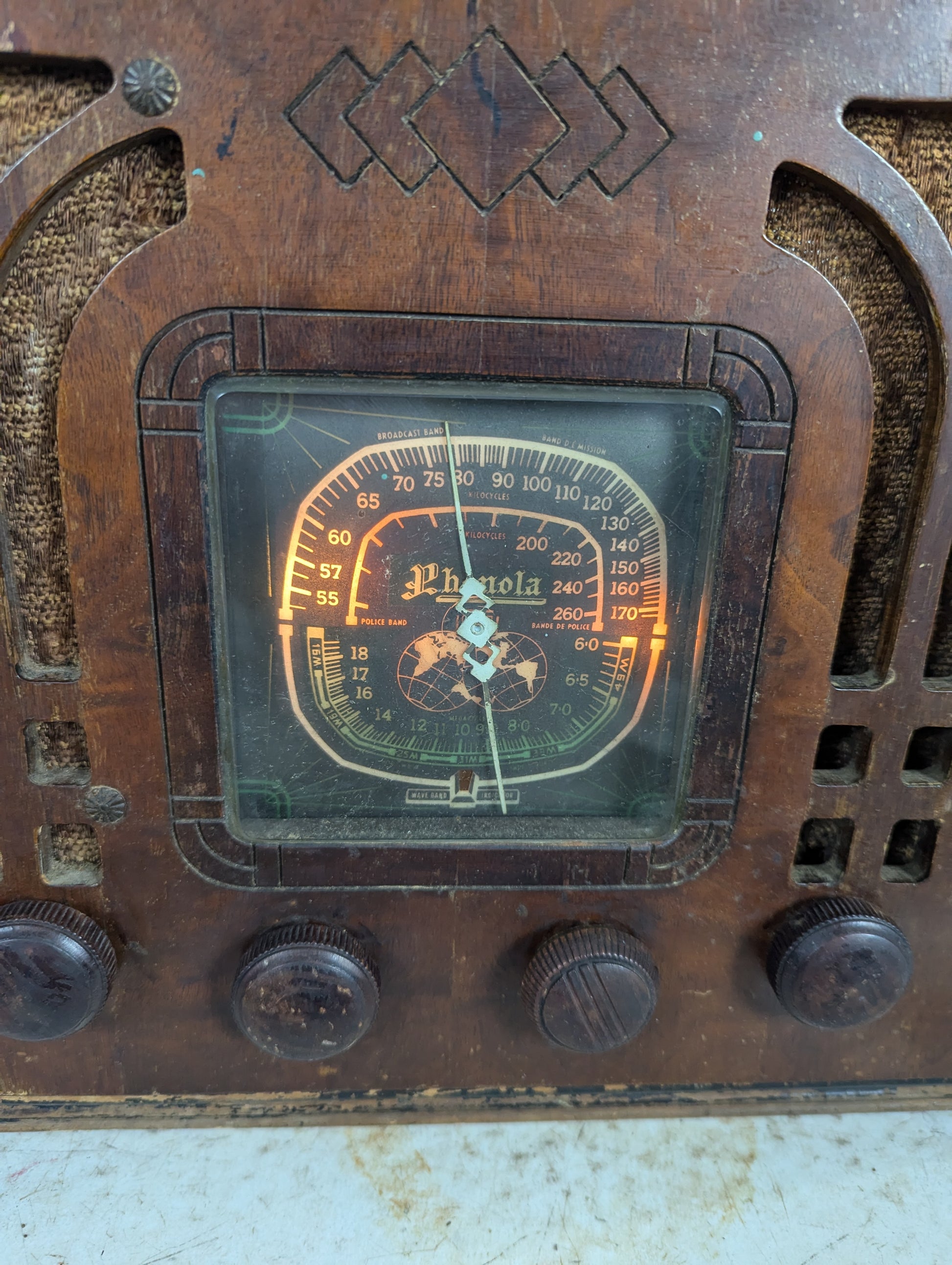 1936-37 Electrohome Phonola Radio - view 2