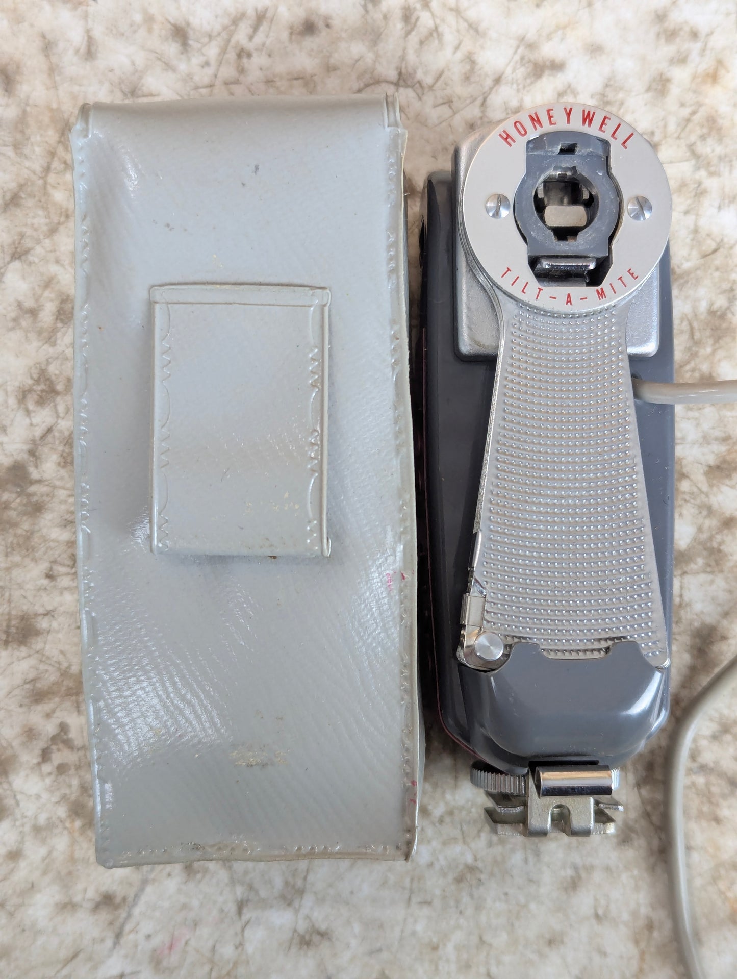 1950’s Honeywell Tilt-a-mite Collapsible Flash in Case