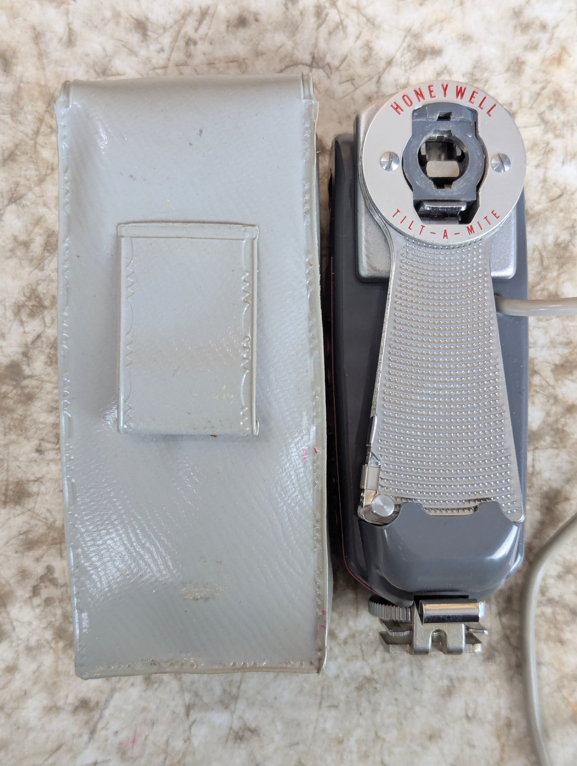 1950’s Honeywell Tilt-a-mite Collapsible Flash in Case