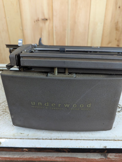 1952 Standard Underwood Typewriter Serial #5-7202883 - view 3