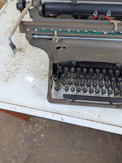 1952 Standard Underwood Typewriter Serial #5-7202883 - view 5