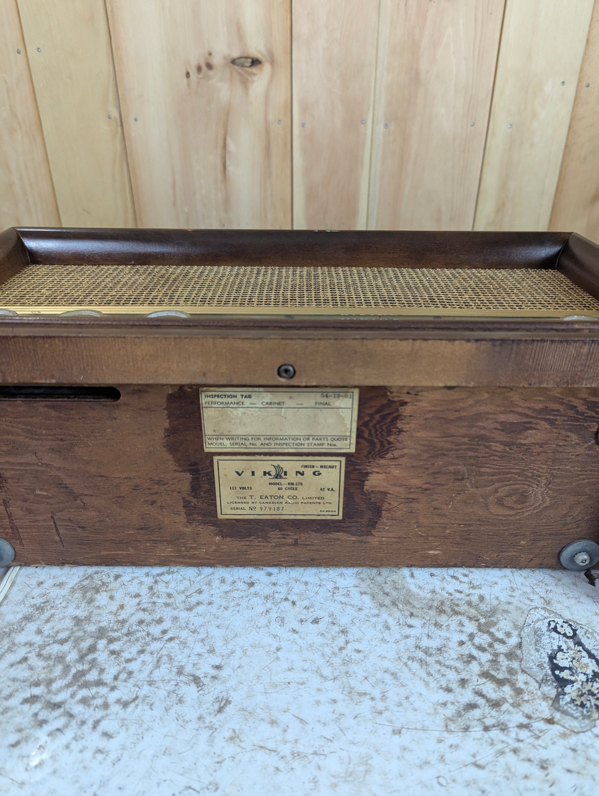 1954 Viking Tube AM Radio Model RM370 - view 7