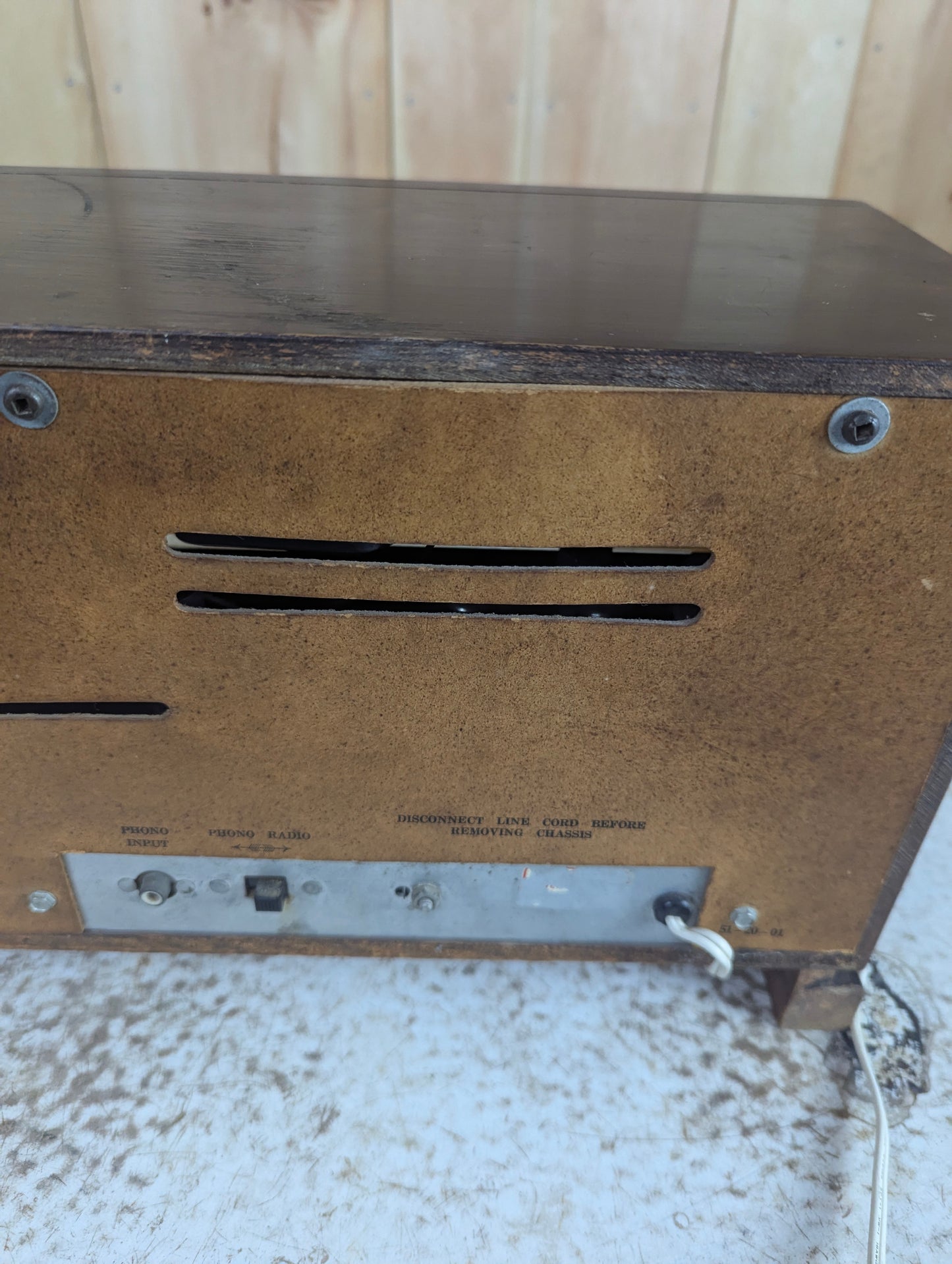 1954 Viking Tube AM Radio Model RM370 - view 9