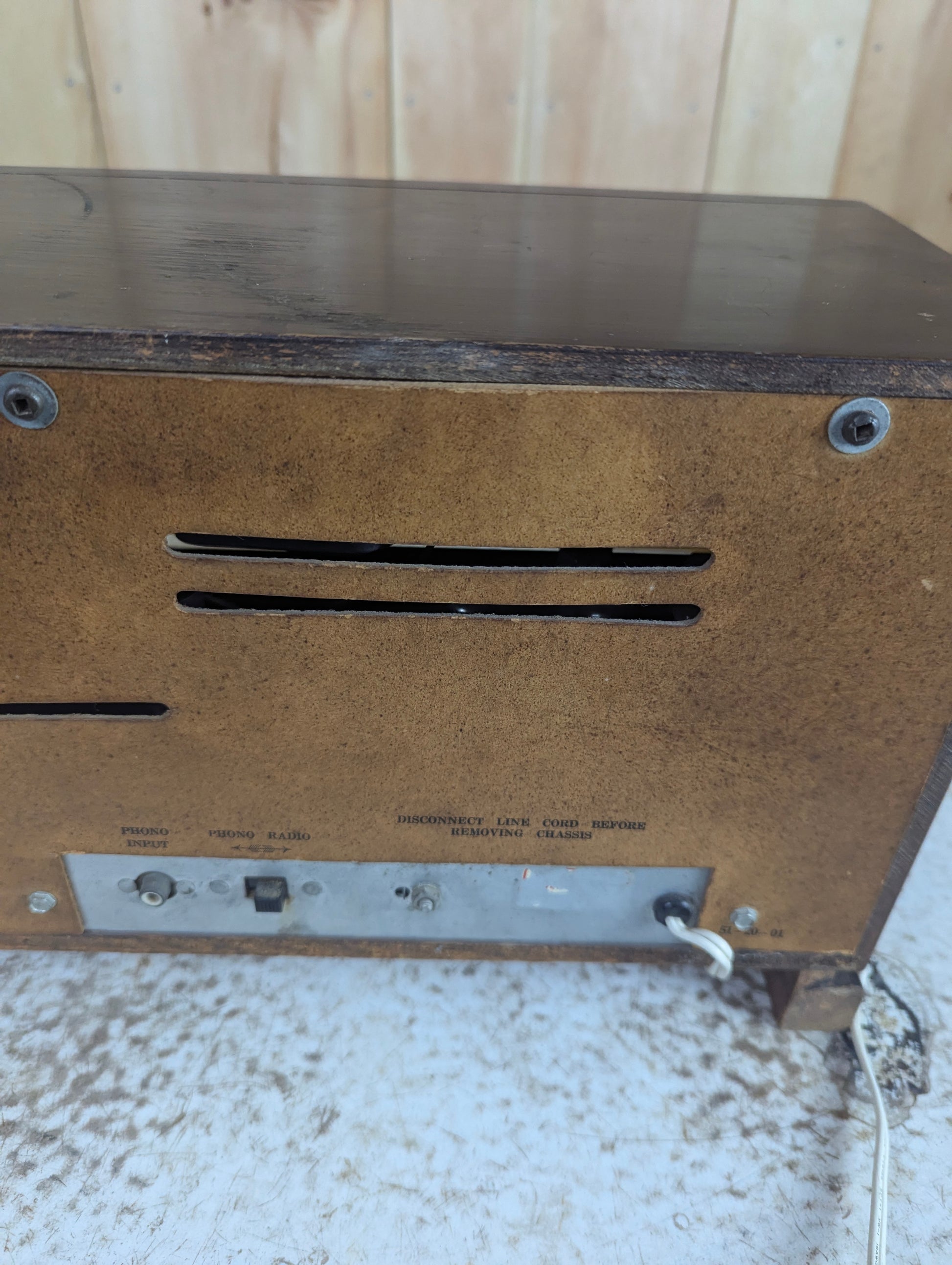 1954 Viking Tube AM Radio Model RM370 - view 9