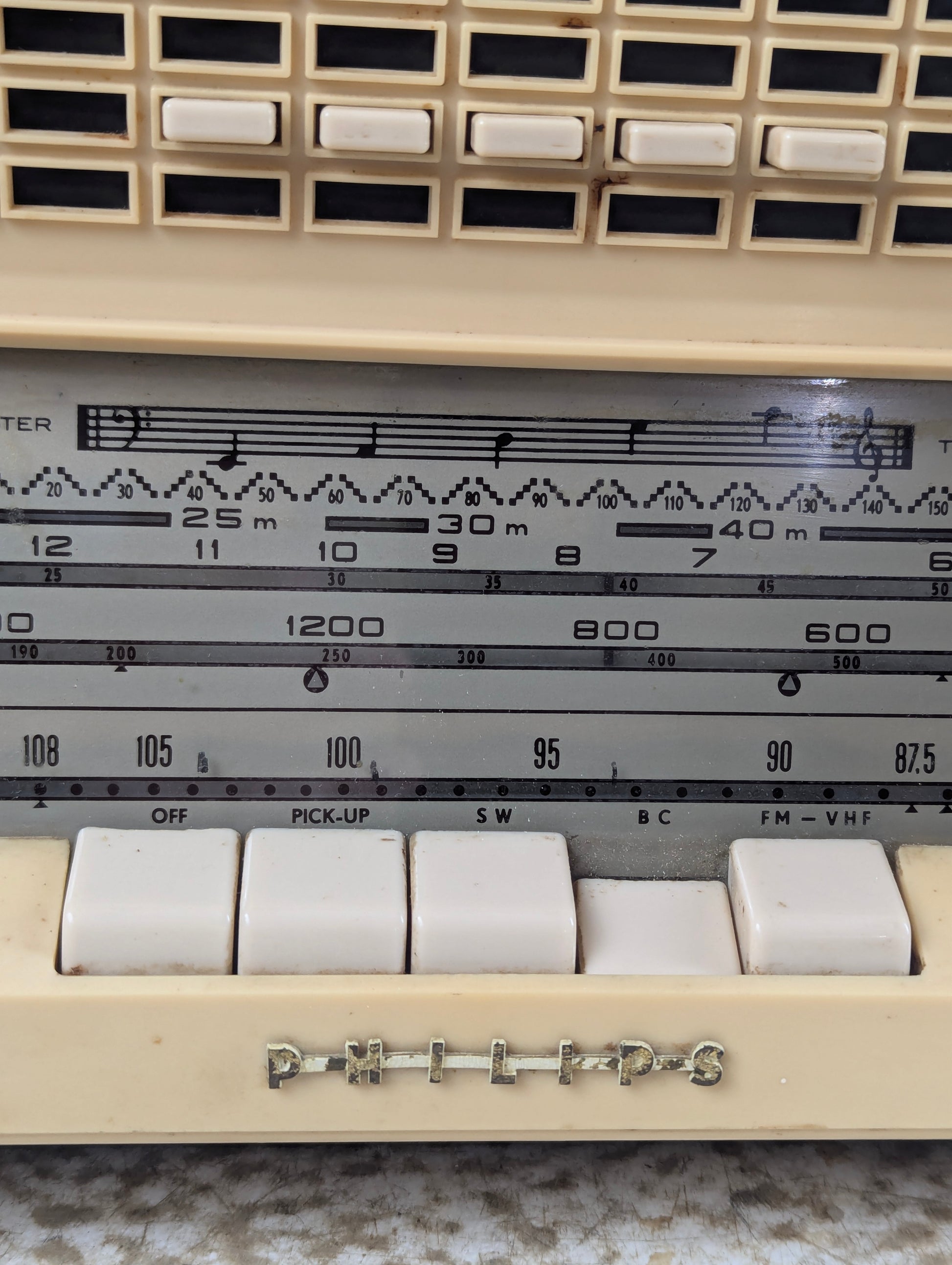 1958 Philips Model B4C87A AM/FM Tube Radio - view 3