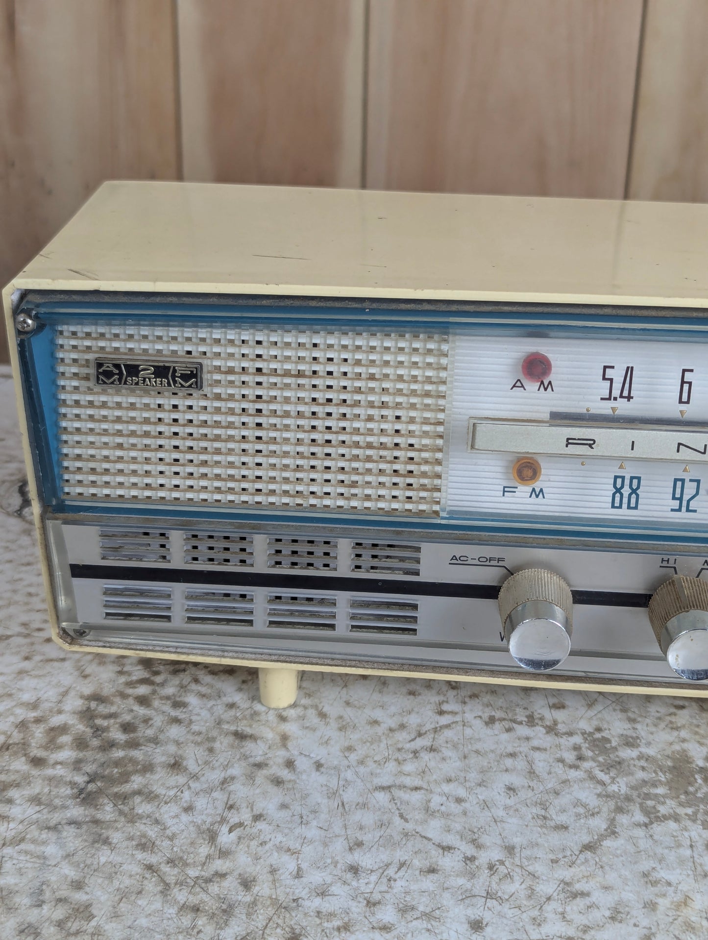 1960’s Vintage Rincan Model KFA-W71 AM FM Radio - view 3