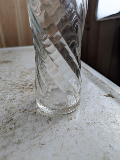 1960s Wishing Well Swirl Glass 10oz ACL Soda Bottle - view 4