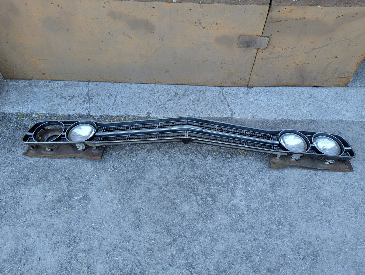 1970 Dodge Monaco Front Grille with Headlight Assemblies and 3 Headlights