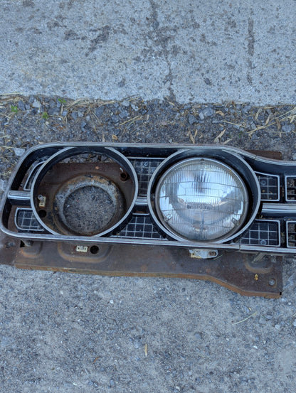 1970 Dodge Monaco Front Grille with Headlight Assemblies and 3 Headlights - view 2