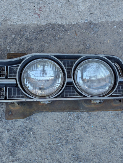 1970 Dodge Monaco Front Grille with Headlight Assemblies and 3 Headlights - view 4