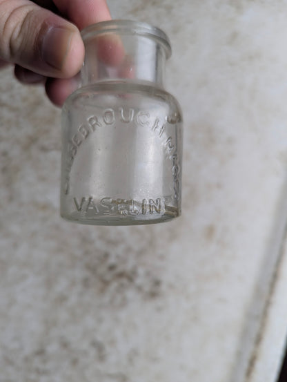19th Century Chesebrough Mfg Vaseline Clear Glass Jar. - view 2