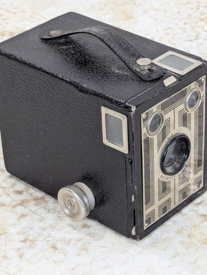 Vintage Kodak Six-20 Junior Brownie Camera