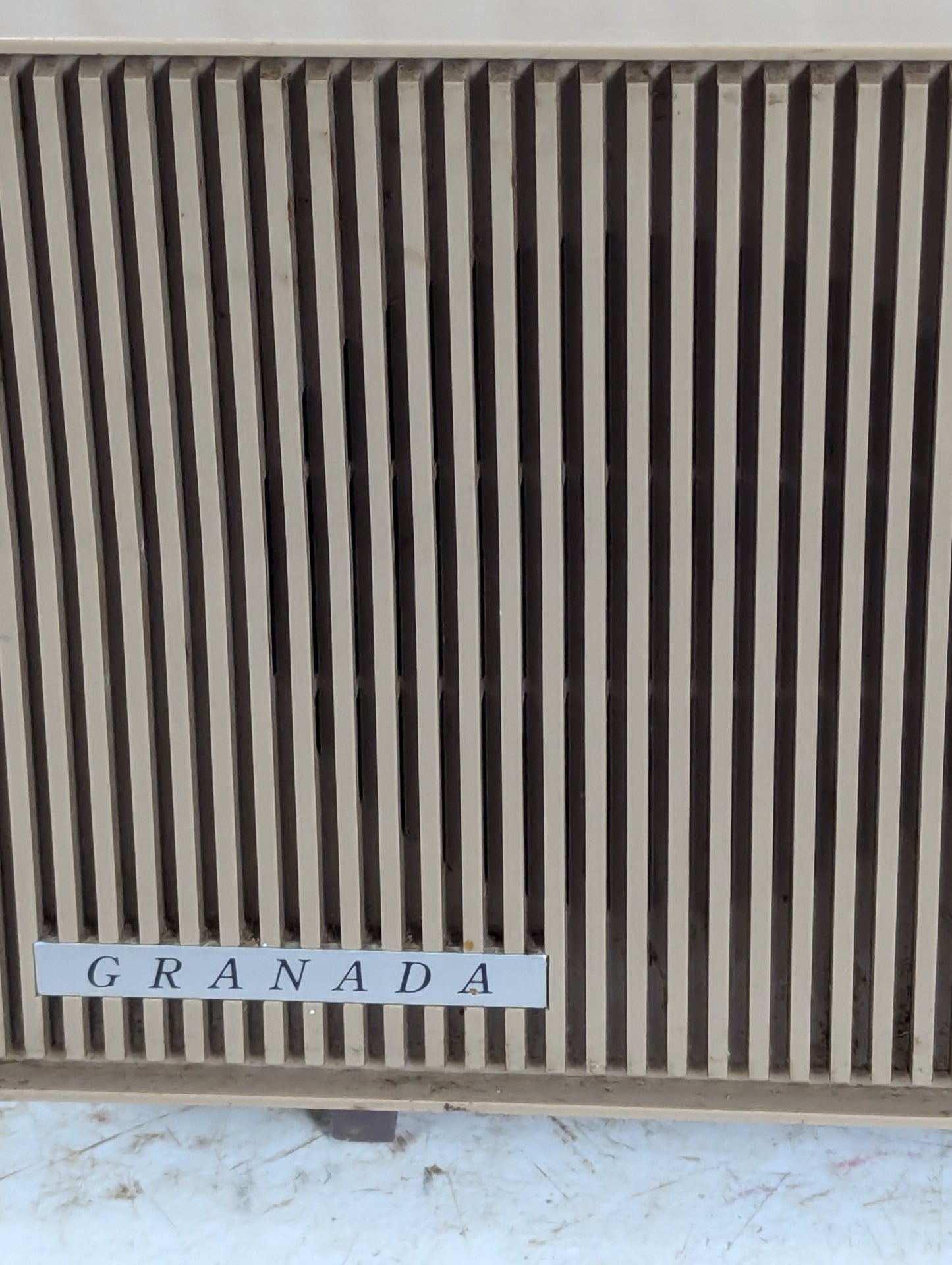 Granada AM FM Radio Model KFA-709