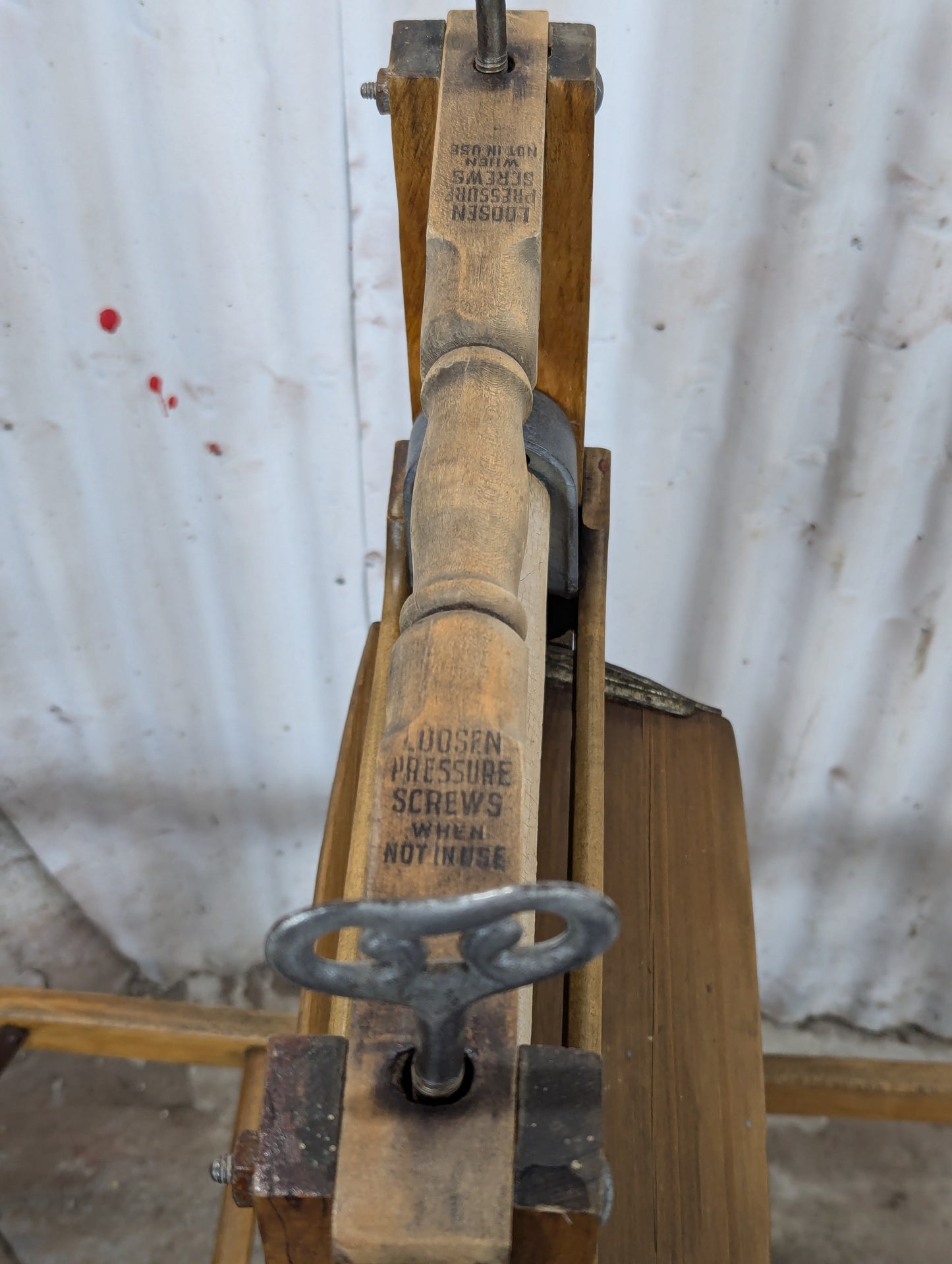 Antique Folding Washtub Bench with Wringer