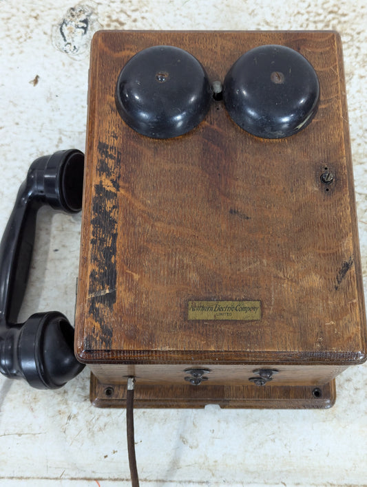 Vintage Northern Electric Wall Mount Crank Telephone