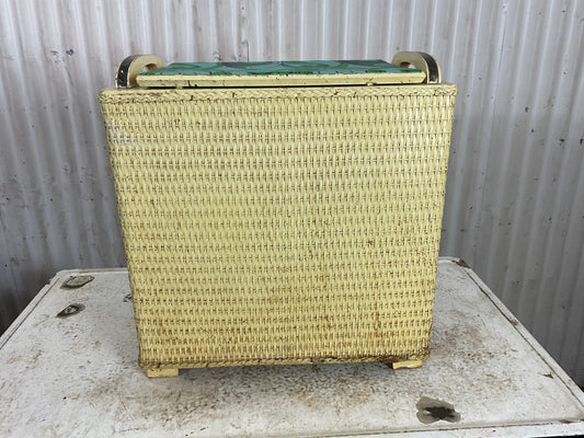 Retro Clothes Hamper