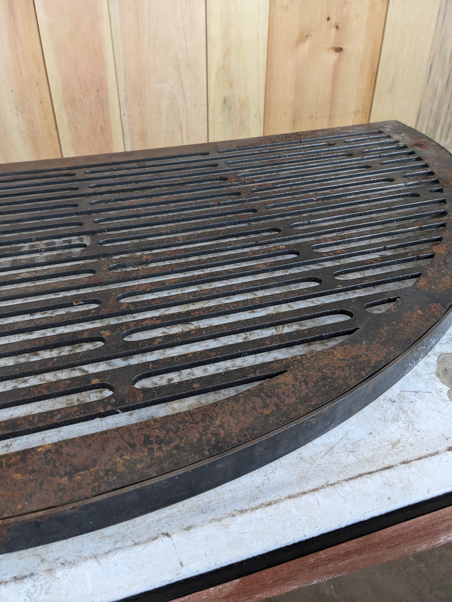 Metal Semi Circle Platform