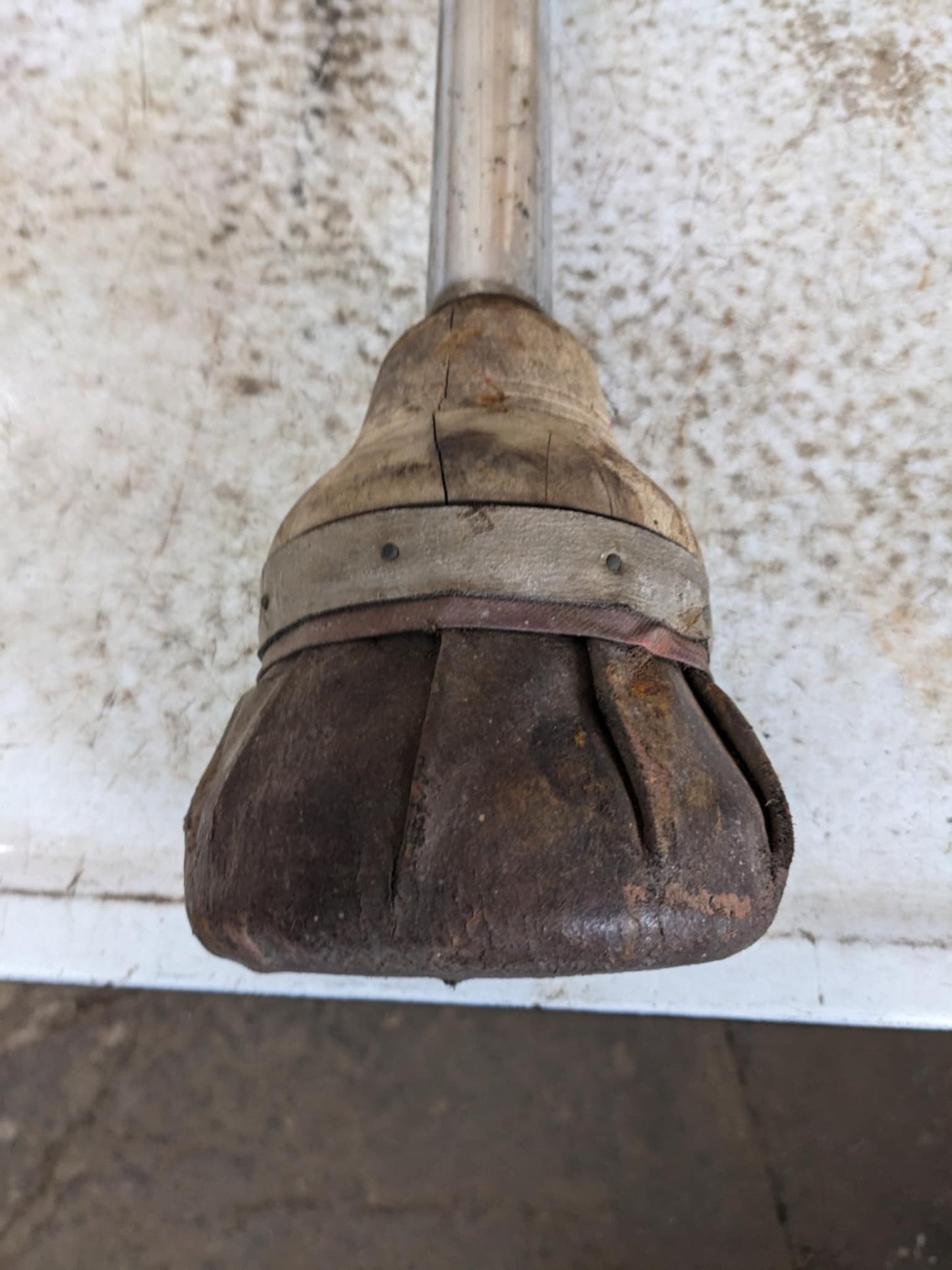 Vintage Roberts Made Rite Carpet Stretcher Kicker