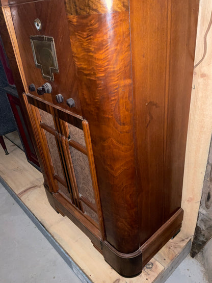 Antique 1936 RCA Radio Model 9K1