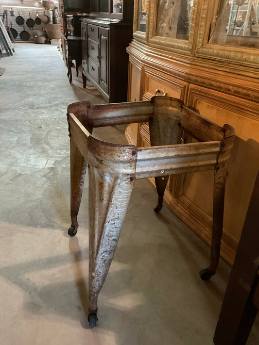 Vintage Galvanized Washtub Stand