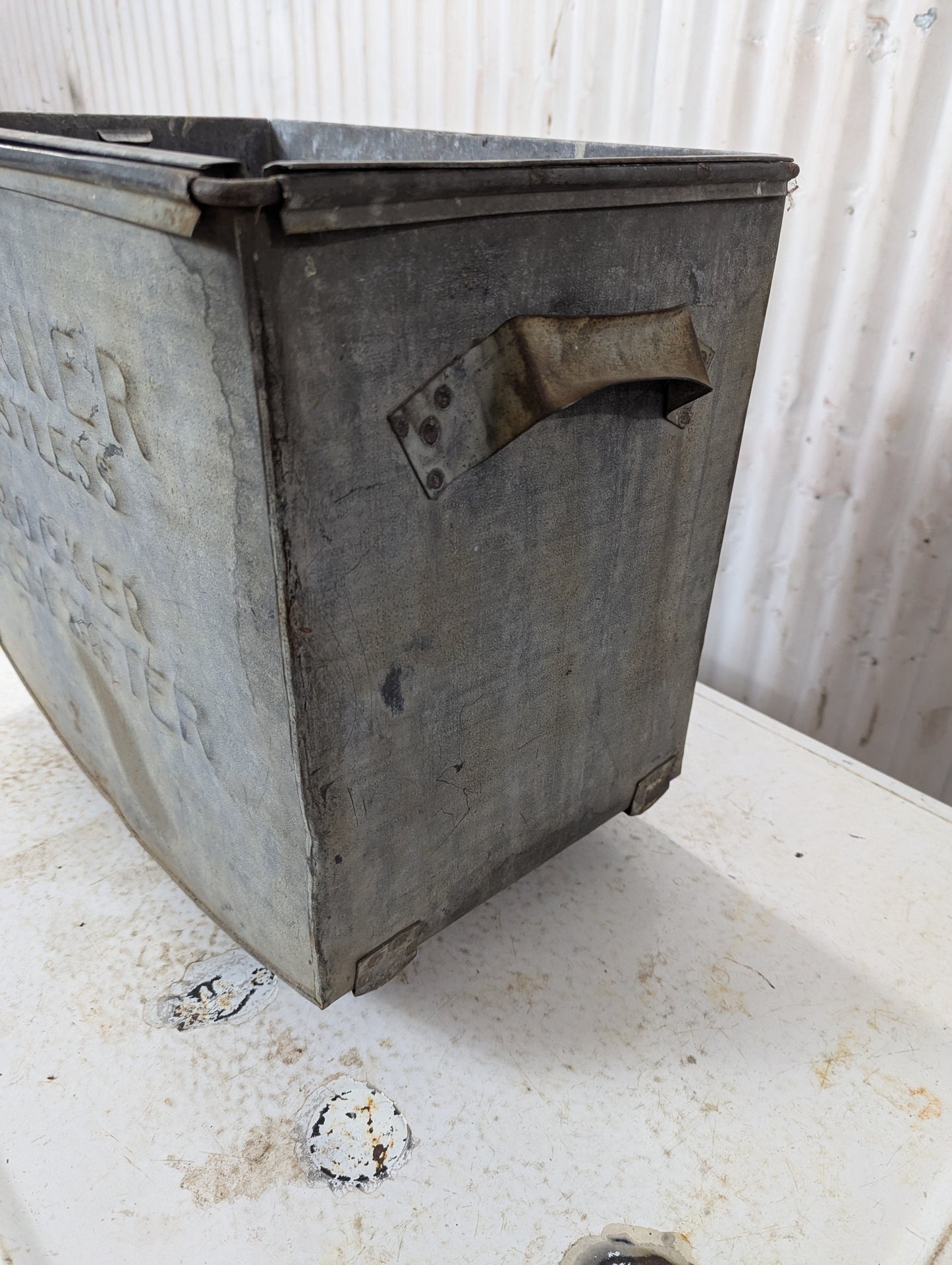 Vintage Banner Dustless Rocker Ash Sifter