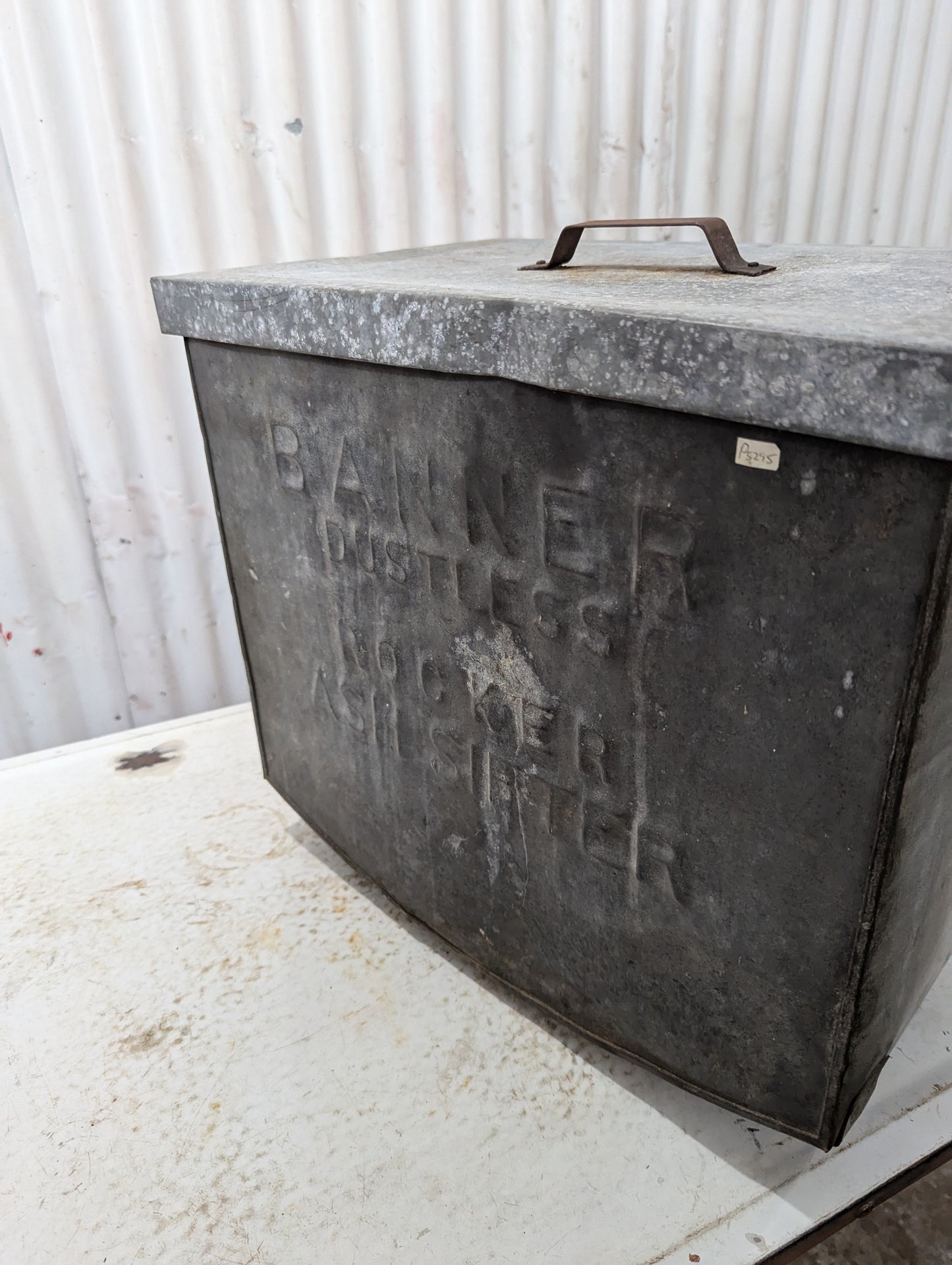 Vintage Banner Dustless Rocker Ash Sifter