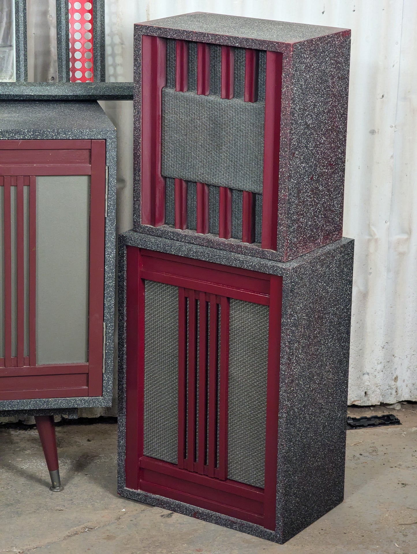 Cabinet with 4 Speaker & Wall Mirror Set
