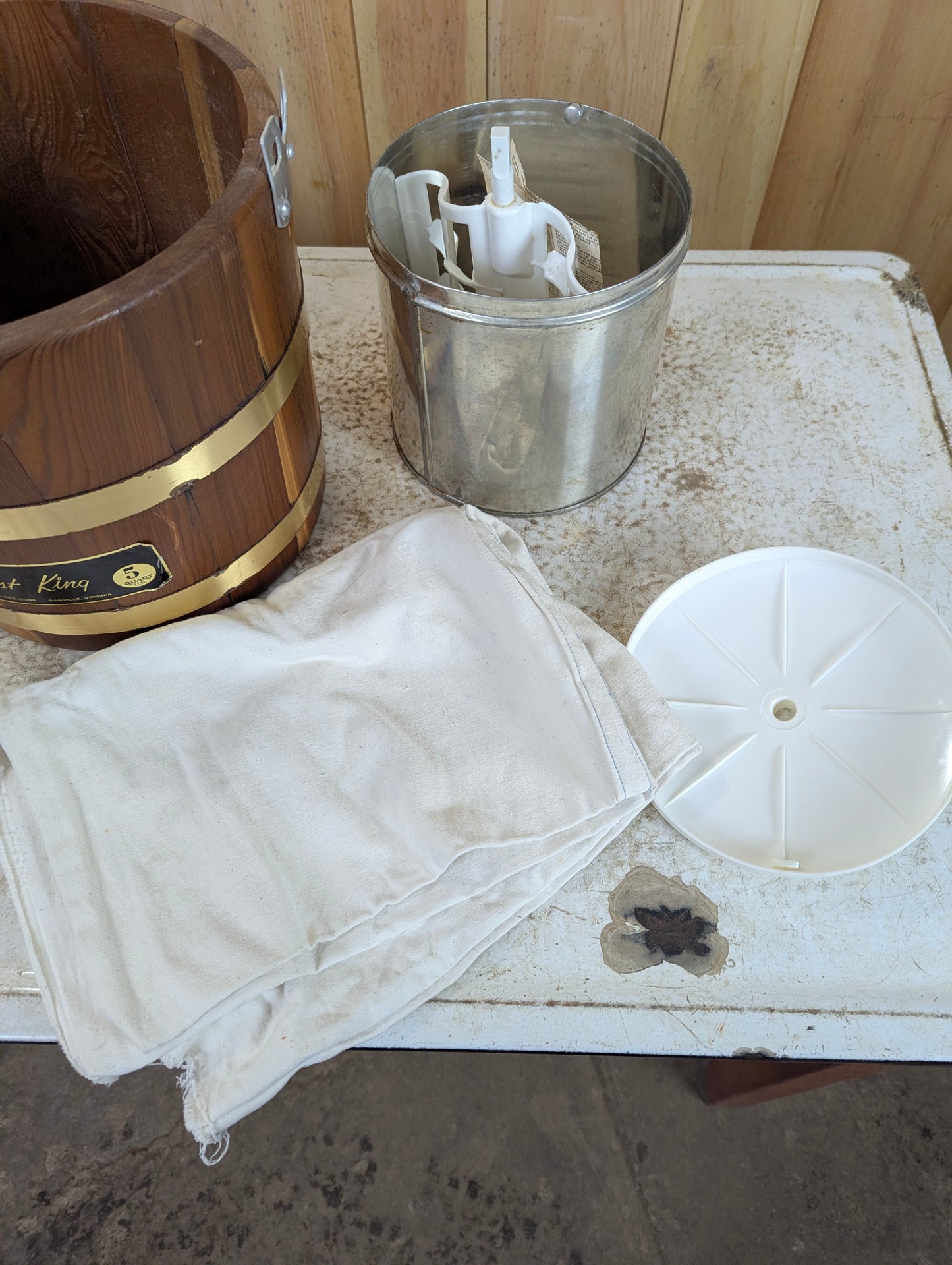Vintage RCW Richmond Cedar Works 5-quart Ice Cream Maker