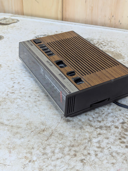 Retro General Electric Electronic Digital AM/FM Clock Radio Model 7-4624B