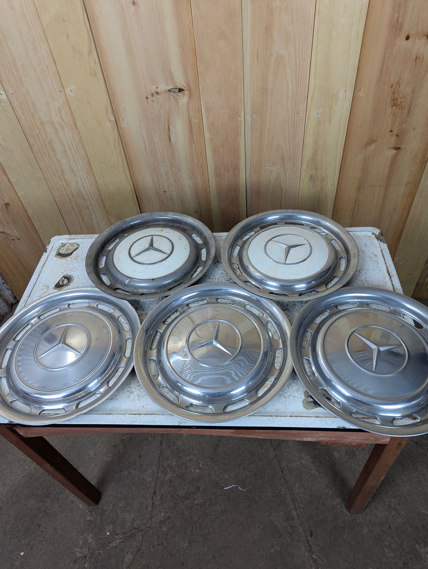 Mercedes Benz W123 Hubcaps