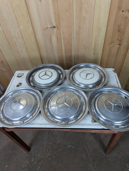 Mercedes Benz W123 Hubcaps