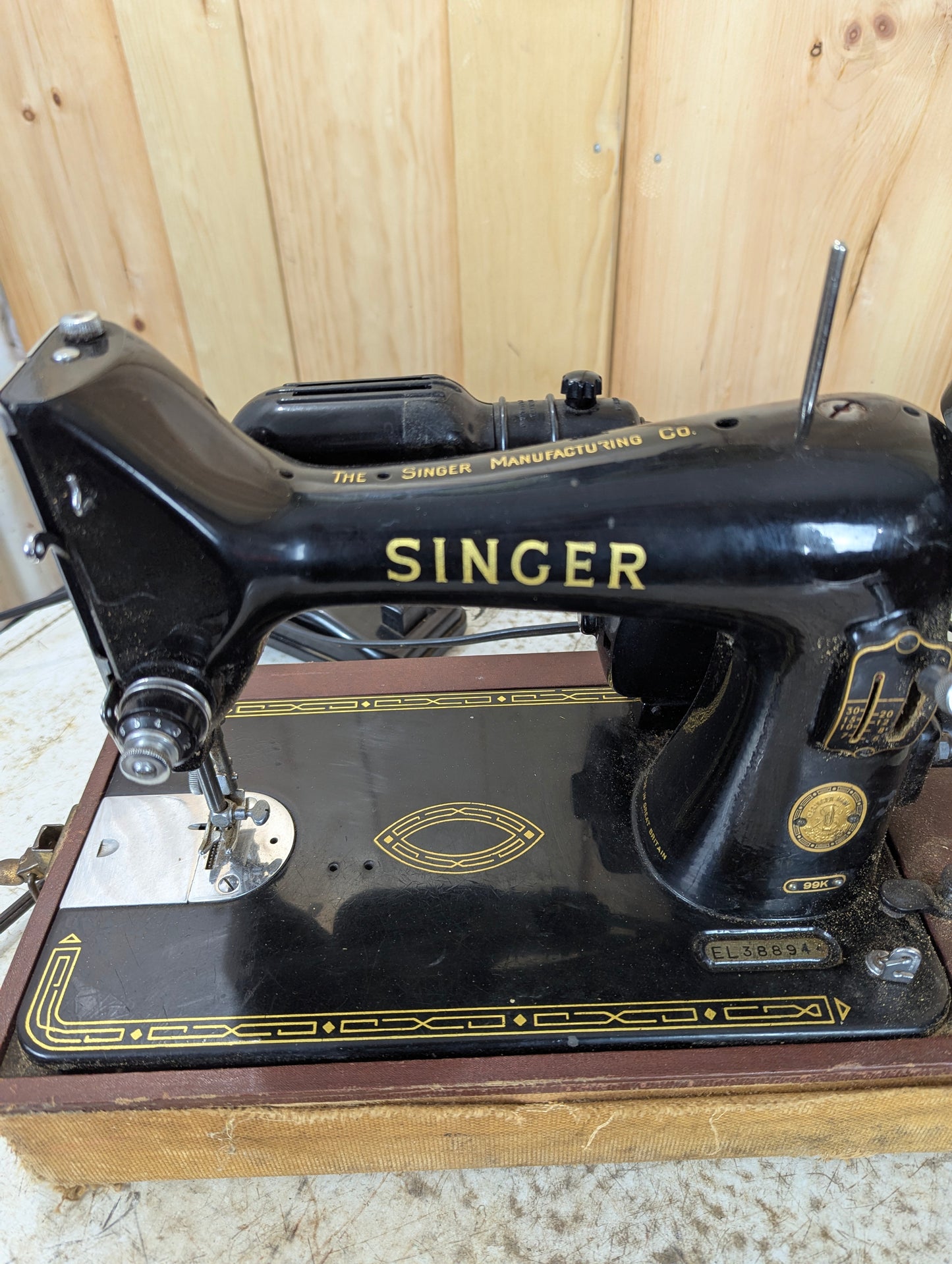 Vintage Singer Portable Sewing Machine in Carrying Case Model 99K