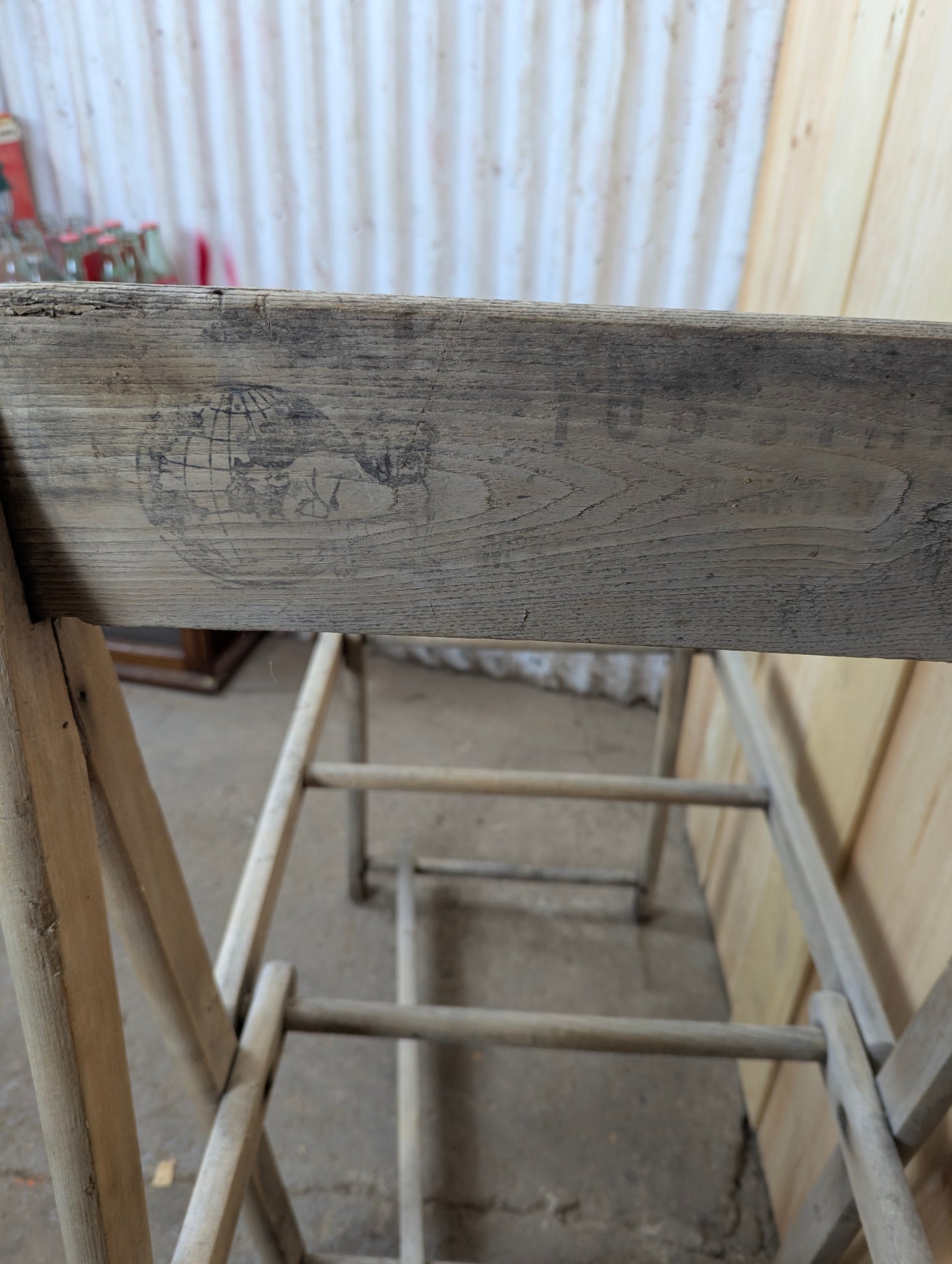 Antique Wooden Foldable Washtub Stand
