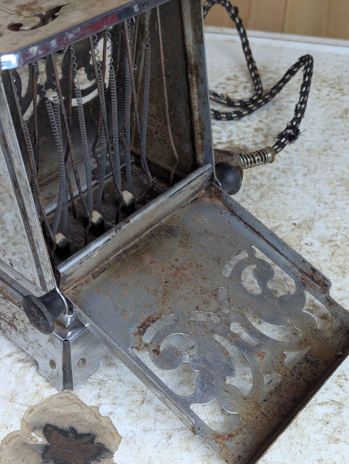 Antique 1920s Art Deco Hotpoint Toaster
