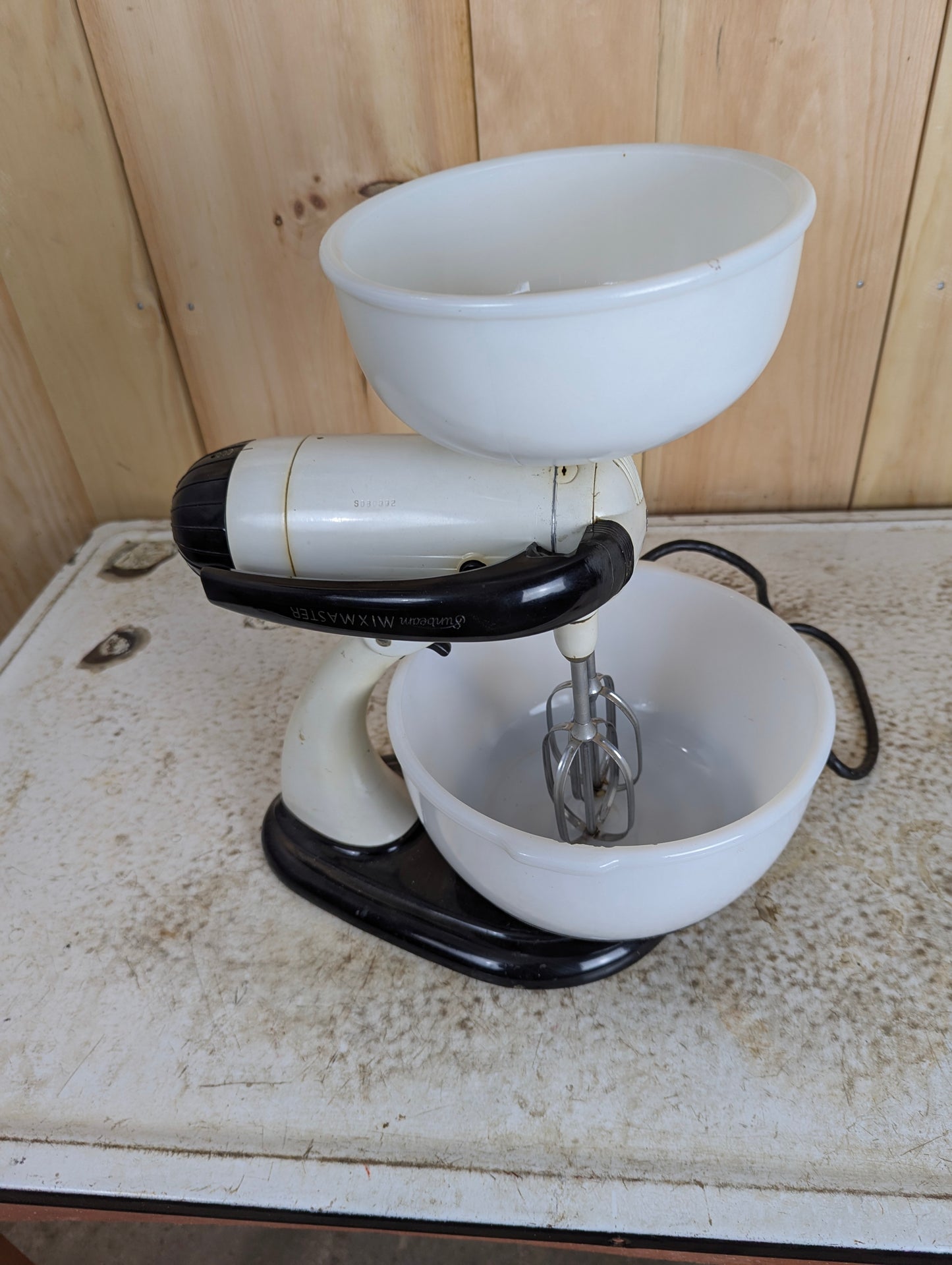 Vintage Sunbeam Model 9 Mixmaster with Top Bowl