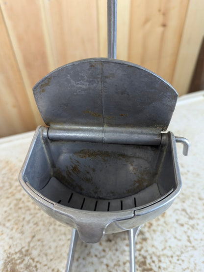 Vintage Wear Ever Aluminum Manual Citrus Juicer