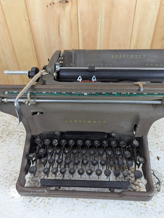 1952 Standard Underwood Typewriter Serial #5-7202883