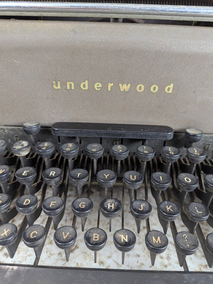 1952 Standard Underwood Typewriter Serial #5-7202883
