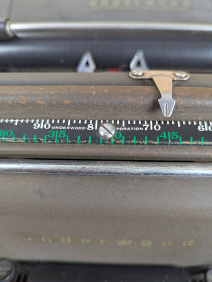 1952 Standard Underwood Typewriter Serial #5-7202883