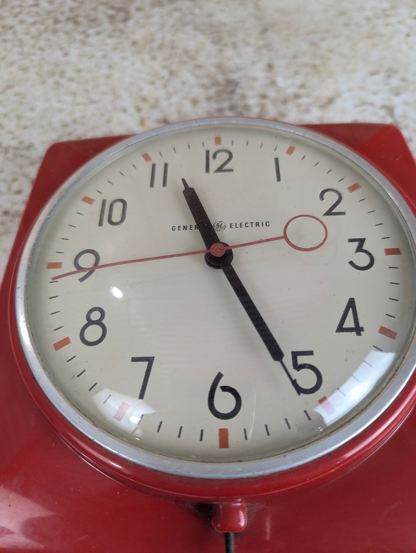 Vintage GE General Electric Wall Clock Model 2QM2