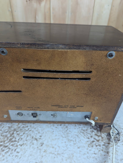 1954 Viking Tube AM Radio Model RM370