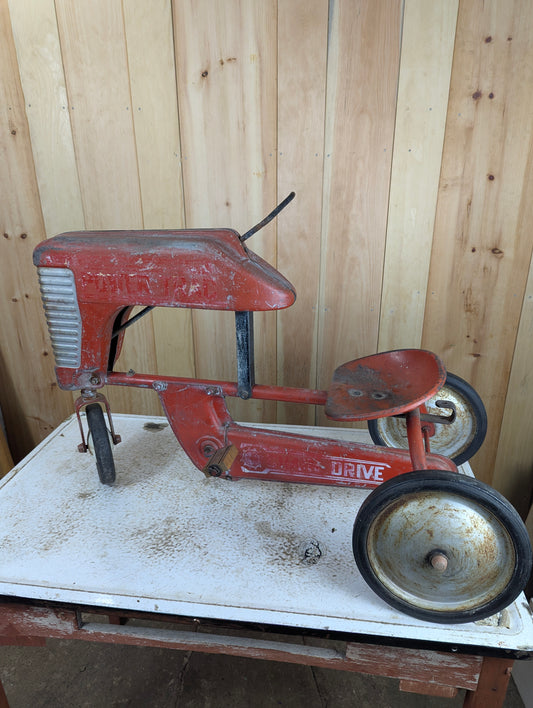 Vintage Power Trac Pedal Car Tractor With Attachable Wagon