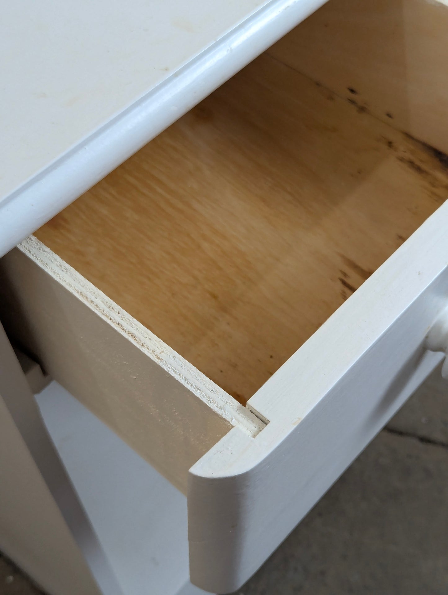 White Painted Night Bedside Stand