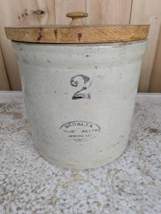 Medalta #2 Crock with Lid