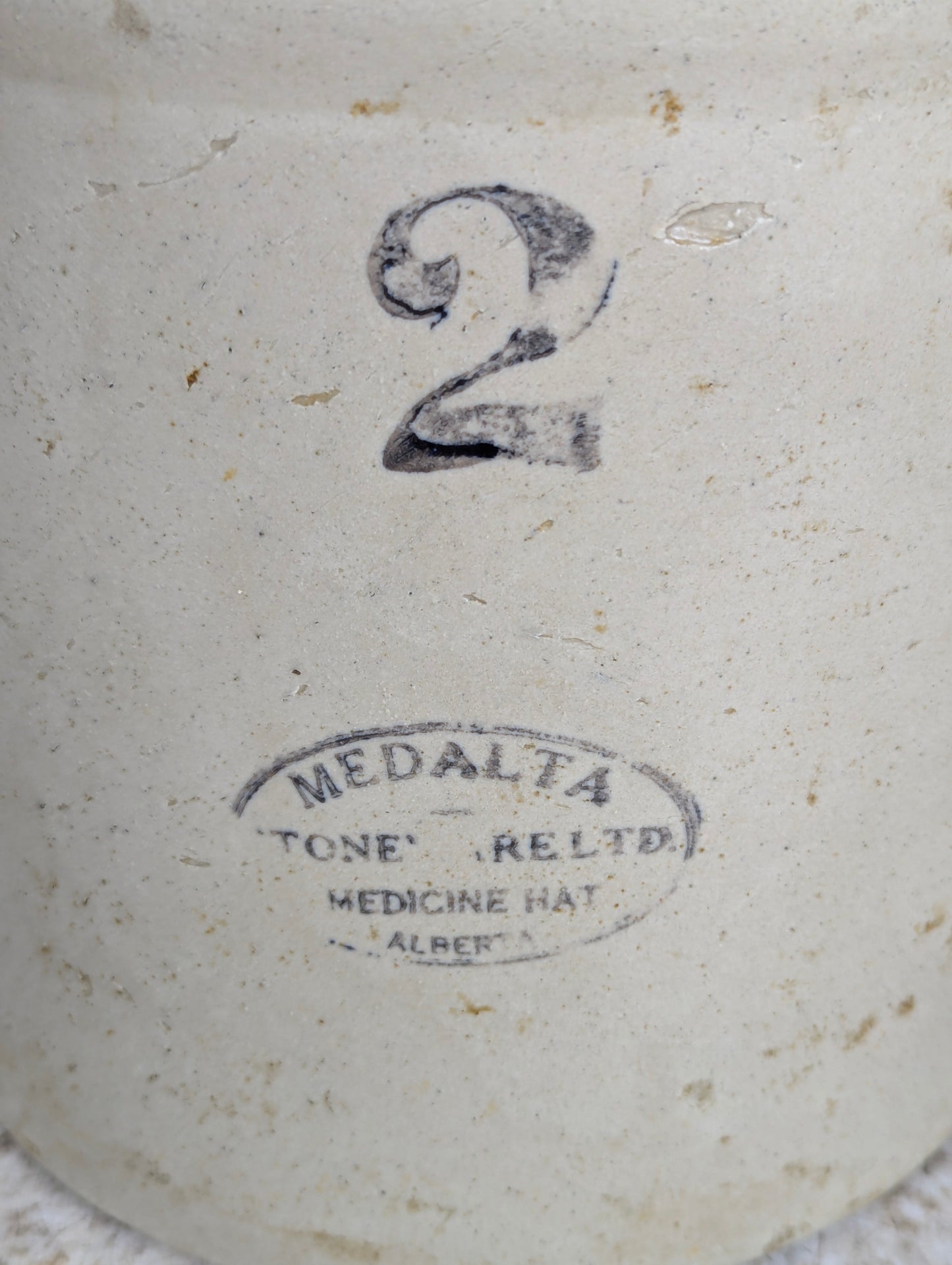 Medalta #2 Crock with Lid